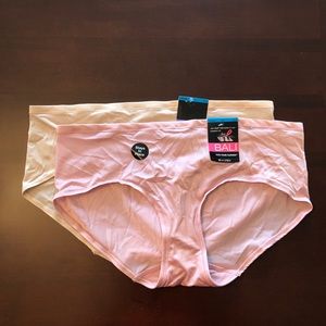 NWT Bali Hipster Panties (x2)